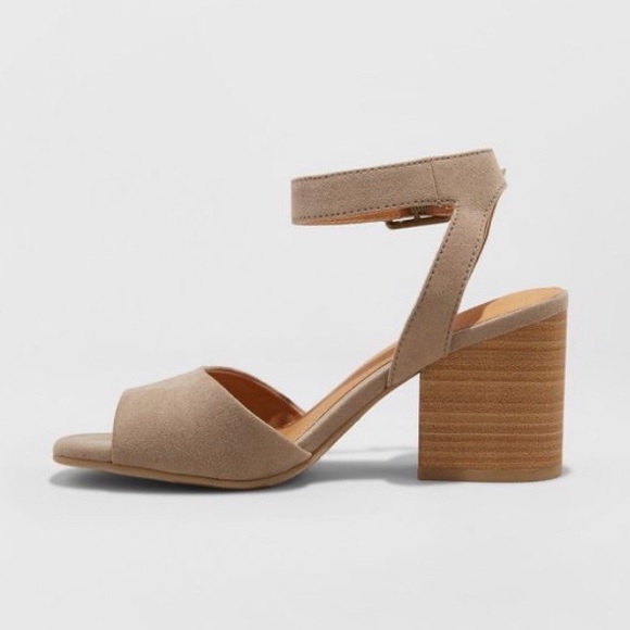 Taupe Microsuede 1/4 Strap Heeled Pump Sandals NWT - Picture 2 of 5